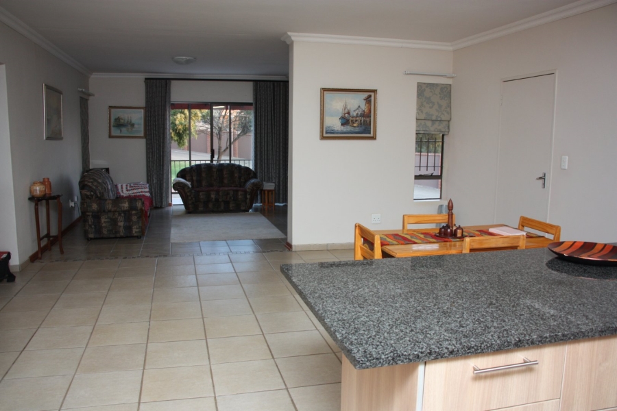 2 Bedroom Property for Sale in Langenhovenpark Free State